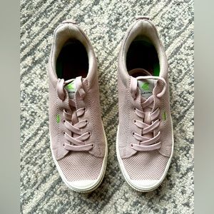 Cariuma Sustainable Sneakers